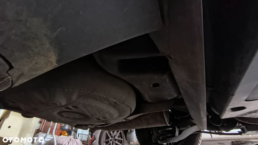 Skoda RAPID 1.2 TSI Active - 25