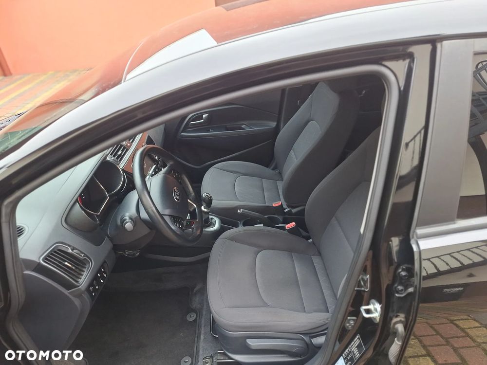 Kia Rio 1.4 Dream Team Edition - 8