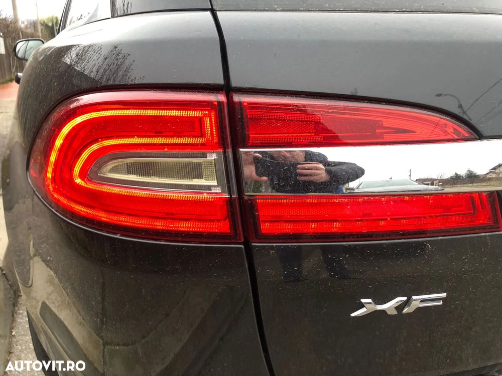 Jaguar XF 2.2D Premium Luxury - 31