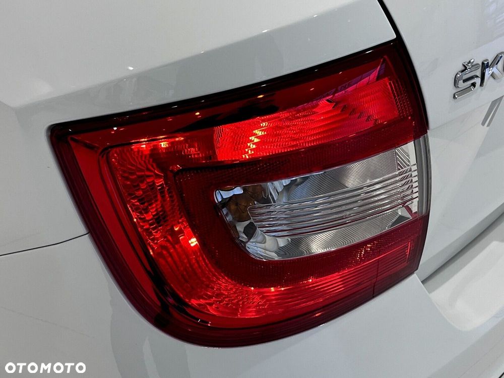 Skoda RAPID 1.2 TSI Style DSG - 25