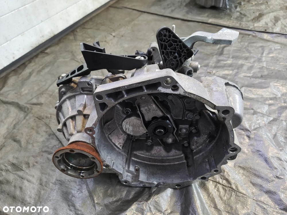 SKODA KAROQ skrzynia TKN mały przebieg KOMPLETNA 1.5 BENZYNA - 2
