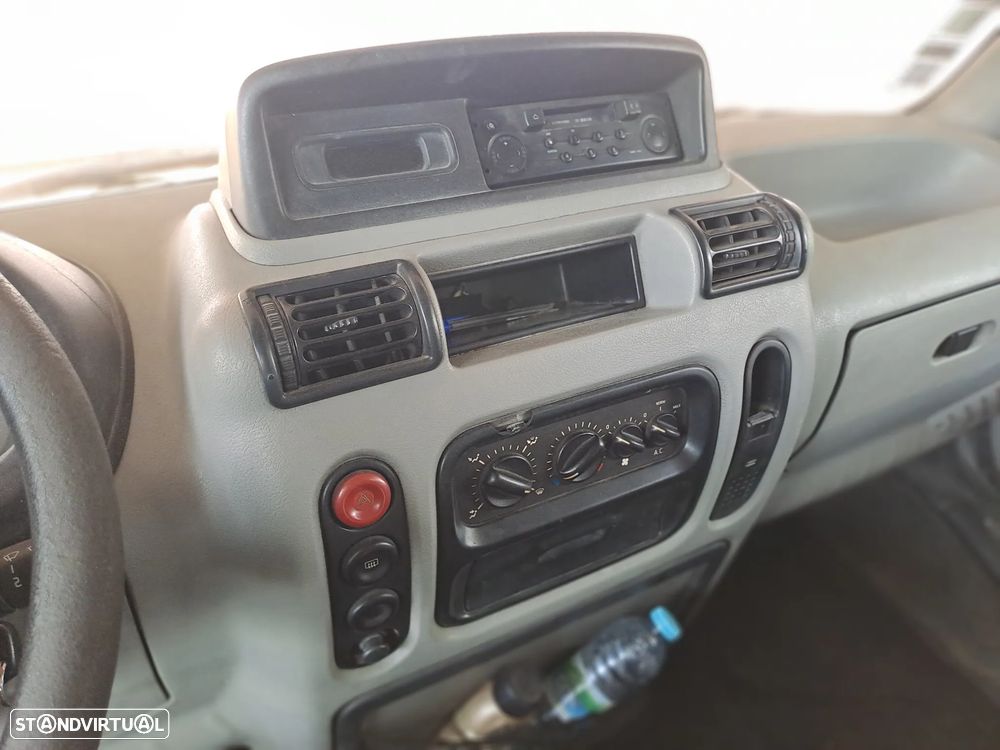 Nissan Interstar - 21