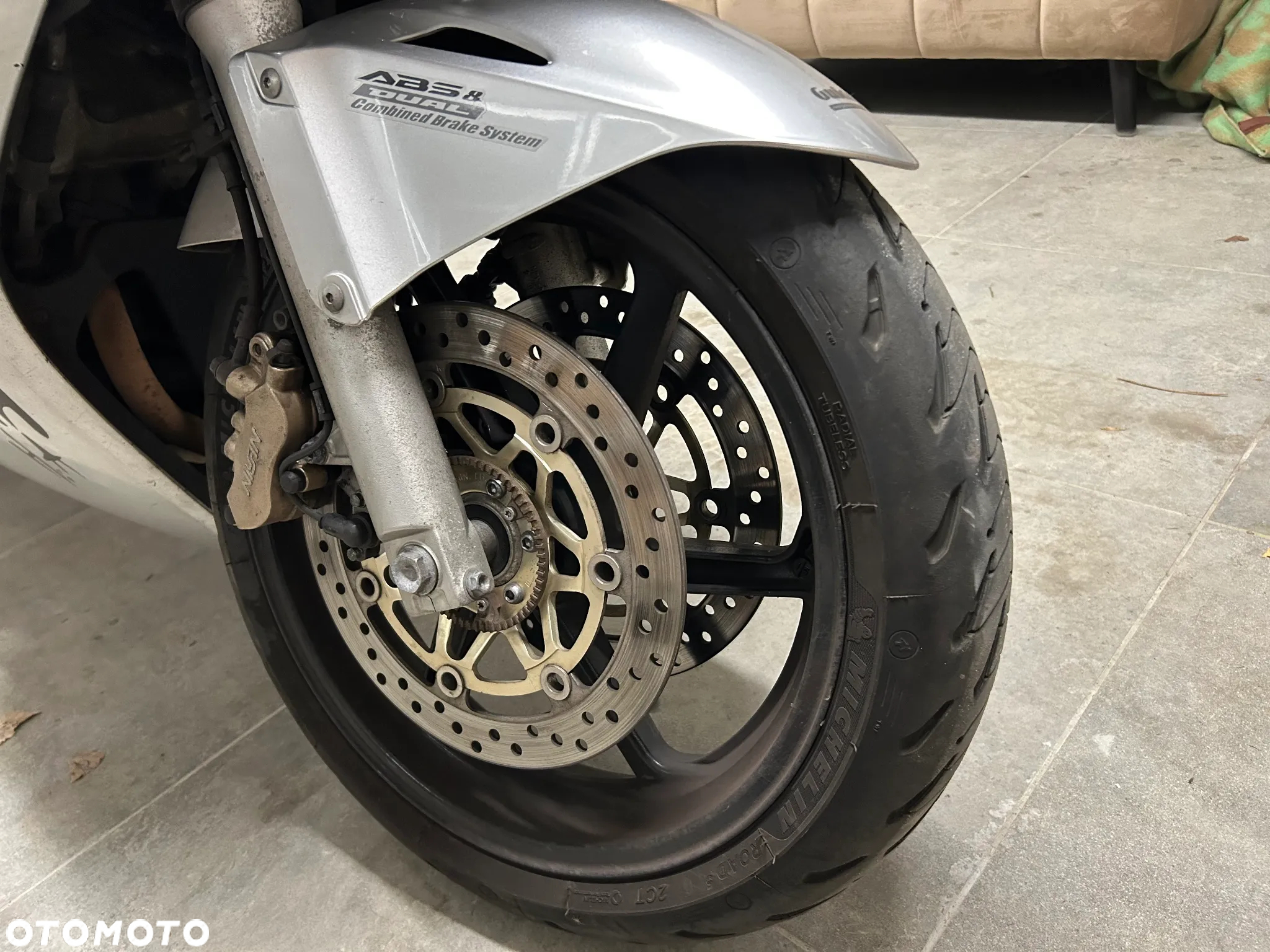 Honda VFR - 12
