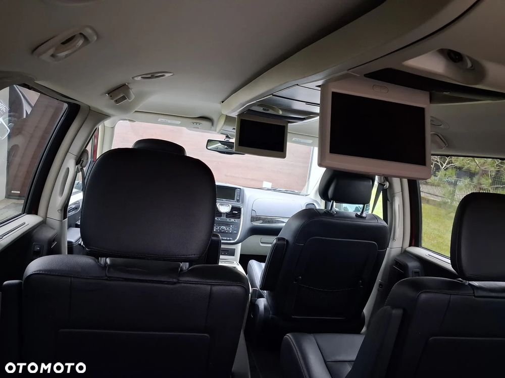 Chrysler Town & Country 3.6 Limited - 15