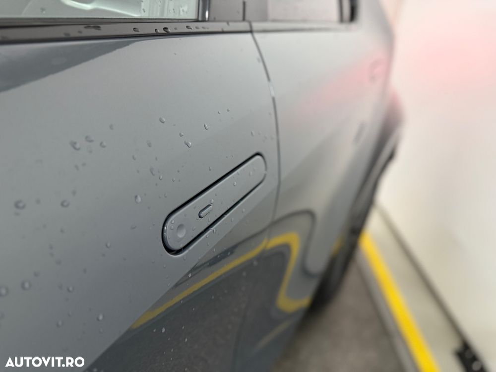 Toyota C-HR 2.0 HEV 197 CP 4x2 CVT Luxury - 30