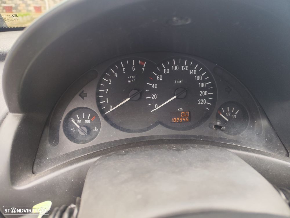 Opel Corsa 1.2 16V Confort - 3