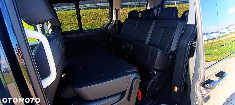Hyundai Staria 1.6 T-GDI HEV Smart VIP - 26