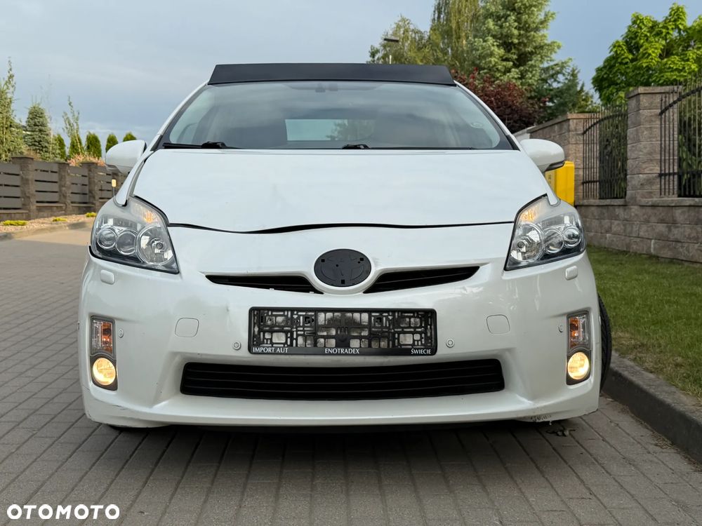Toyota Prius (Hybrid) Executive - 27