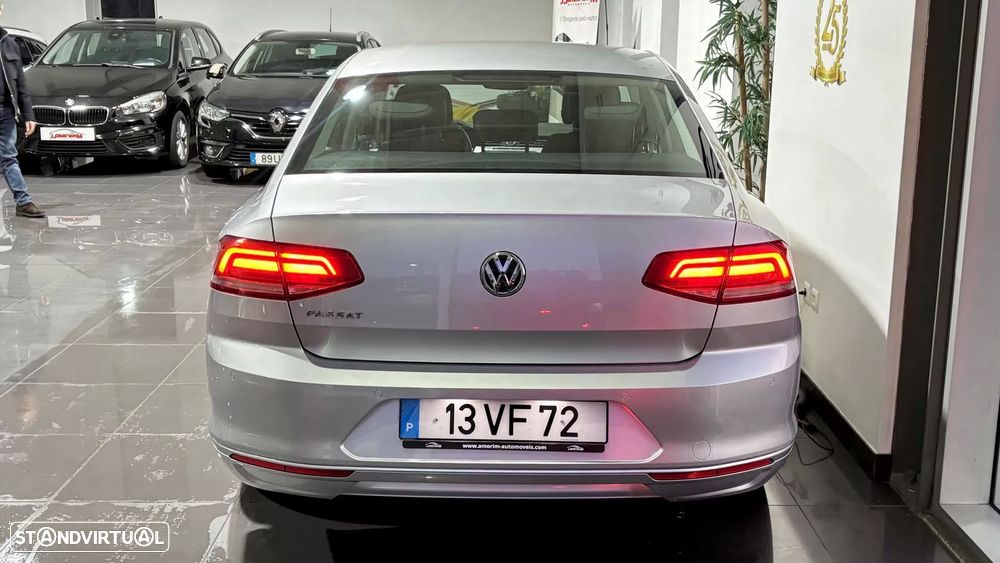 VW Passat 2.0 TDI Confortline - 4