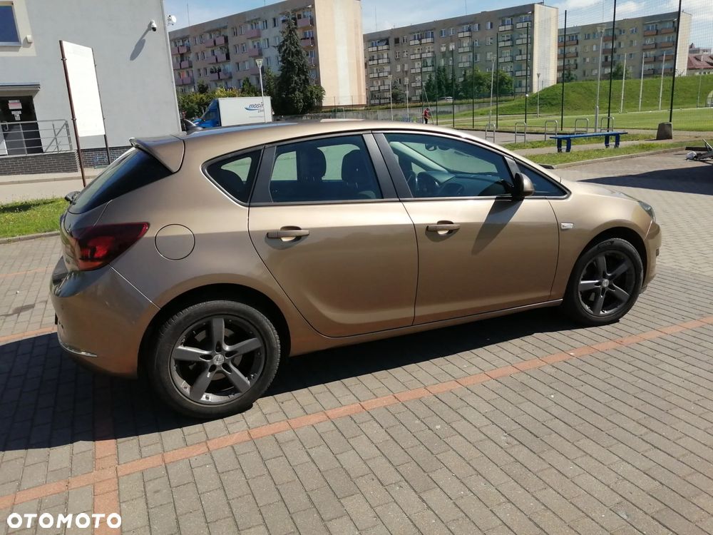 Opel Astra 2.0 CDTI Exklusiv - 5