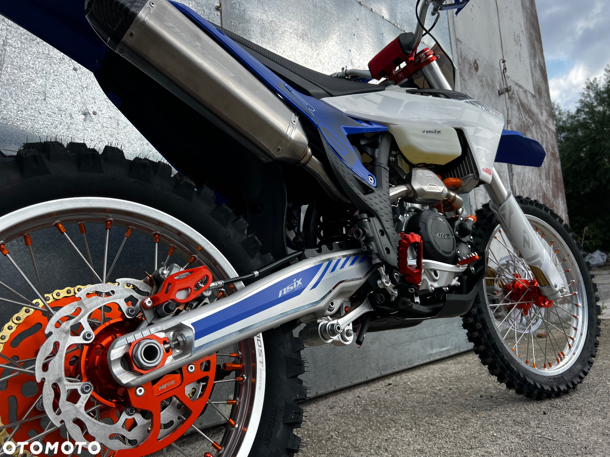 ASIX XR - 16