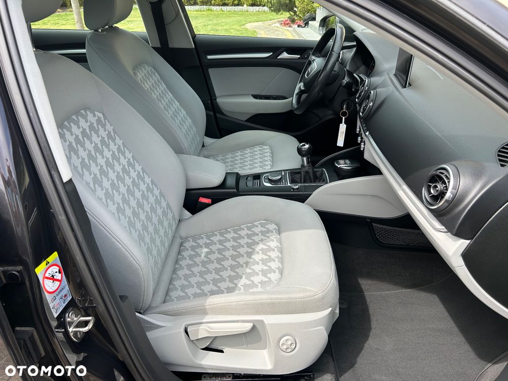 Audi A3 Sportback 1.6 TDI Attraction - 34