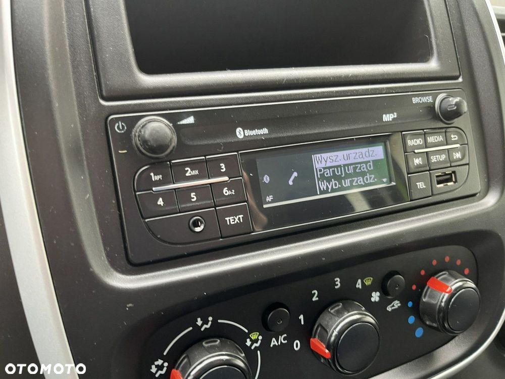 Renault Trafic - 25