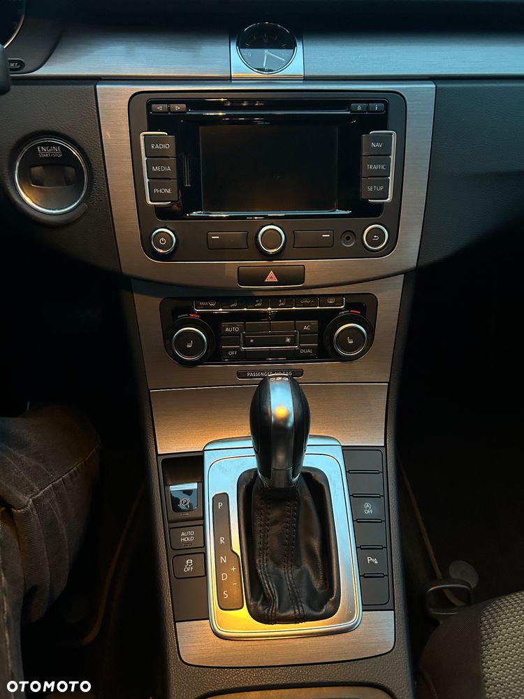 Volkswagen Passat 2.0 TDI DSG BlueMotion Technology Highline - 11