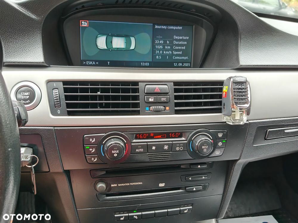 BMW Seria 5 520i - 20