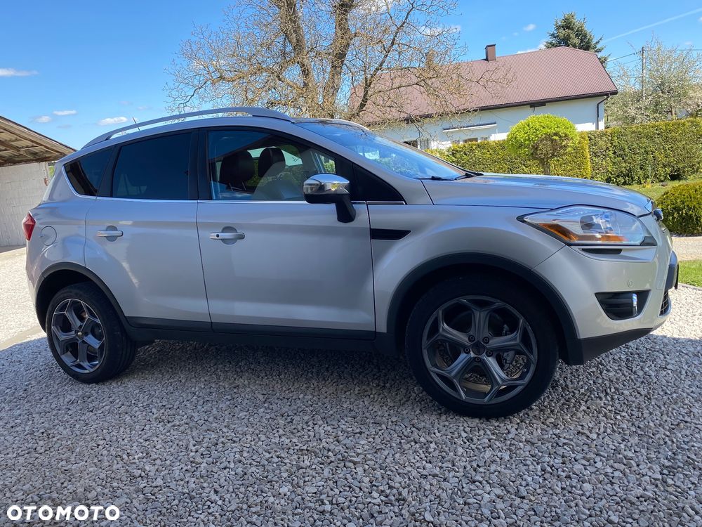 Ford Kuga 2.0 TDCi 2x4 Titanium - 2