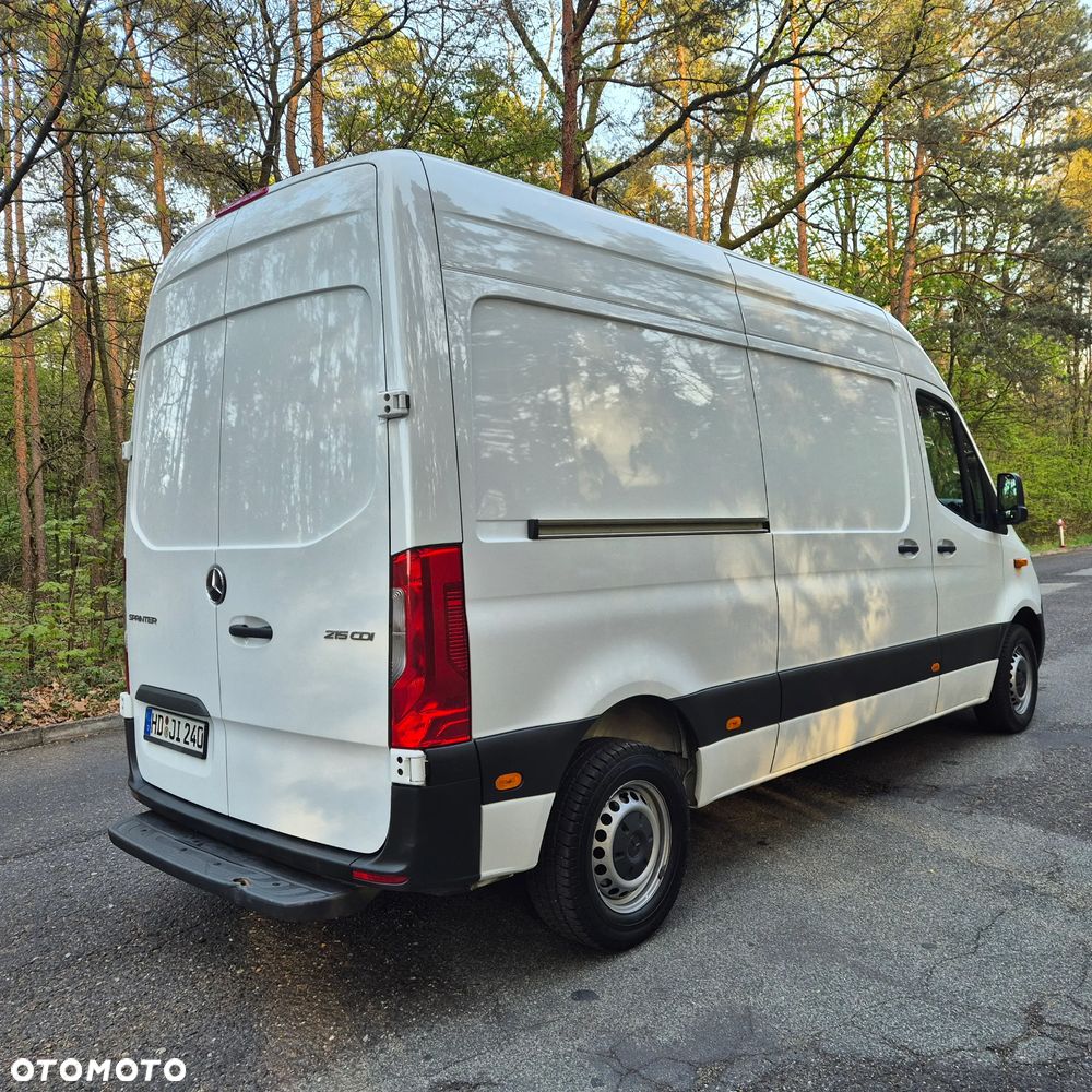 Mercedes-Benz Sprinter - 5