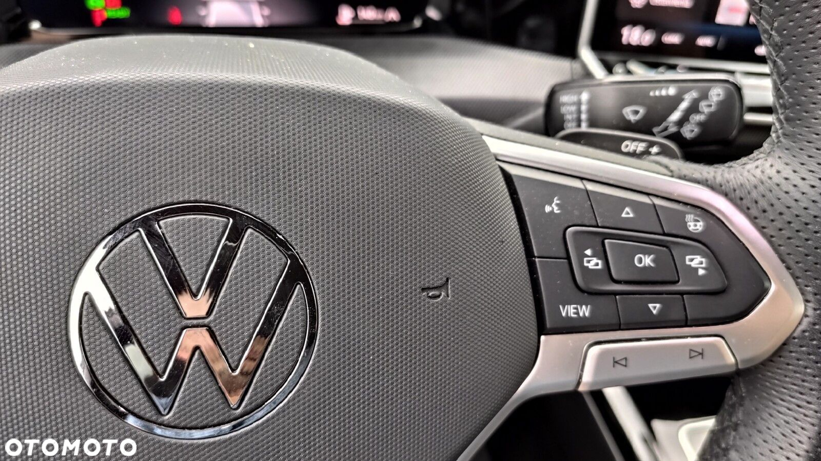 Volkswagen Golf - 16