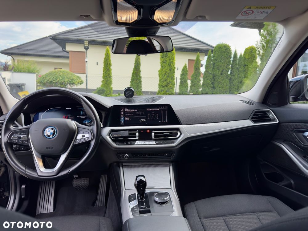 BMW Seria 3 330e Advantage - 16