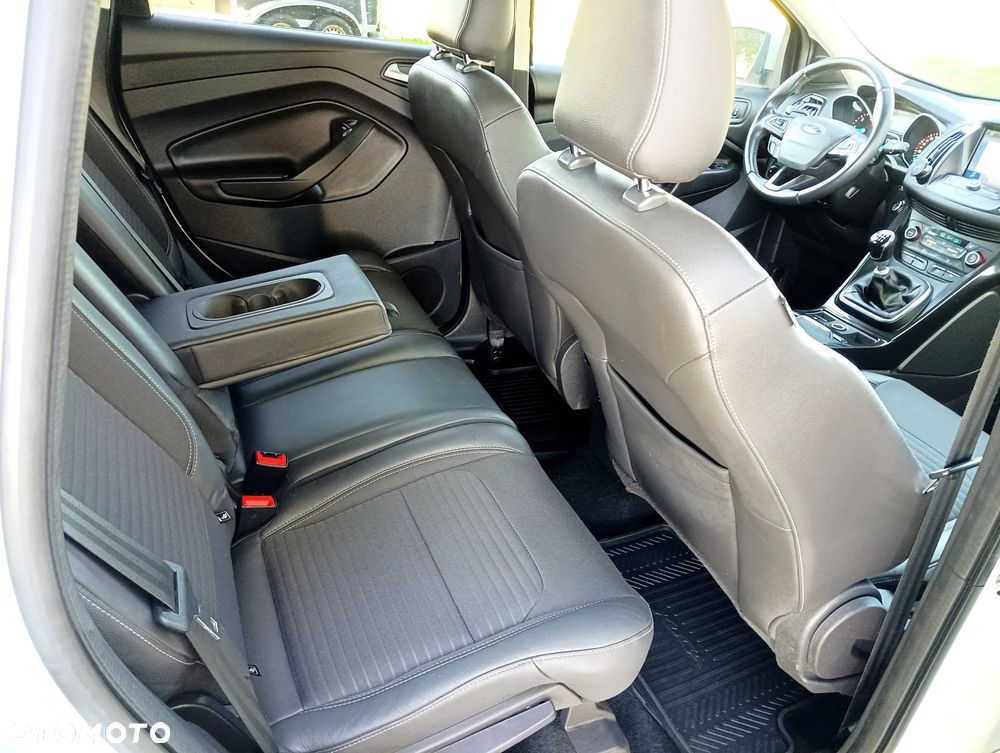Ford Kuga 2.0 TDCi 2x4 Titanium - 8