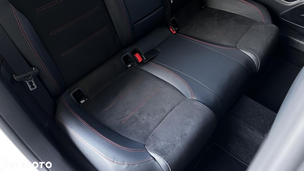 Mercedes-Benz Klasa A 220 4-Matic AMG Line 8G-DCT - 30