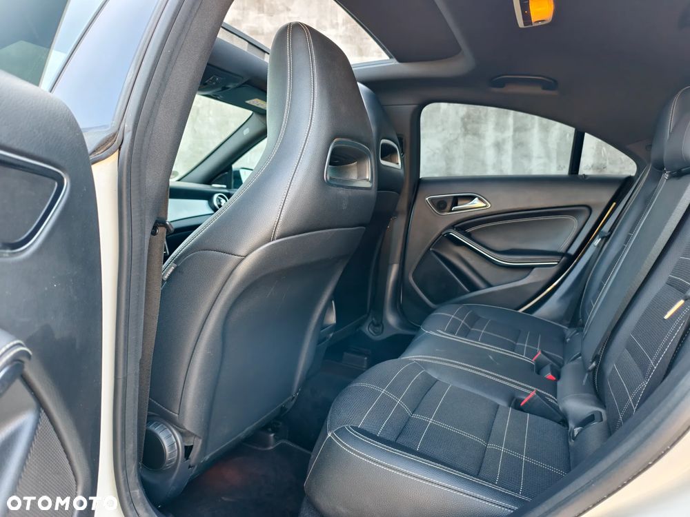 Mercedes-Benz CLA 200 7G-DCT - 13