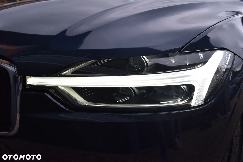 Volvo XC 60 D3 Momentum Pro - 41