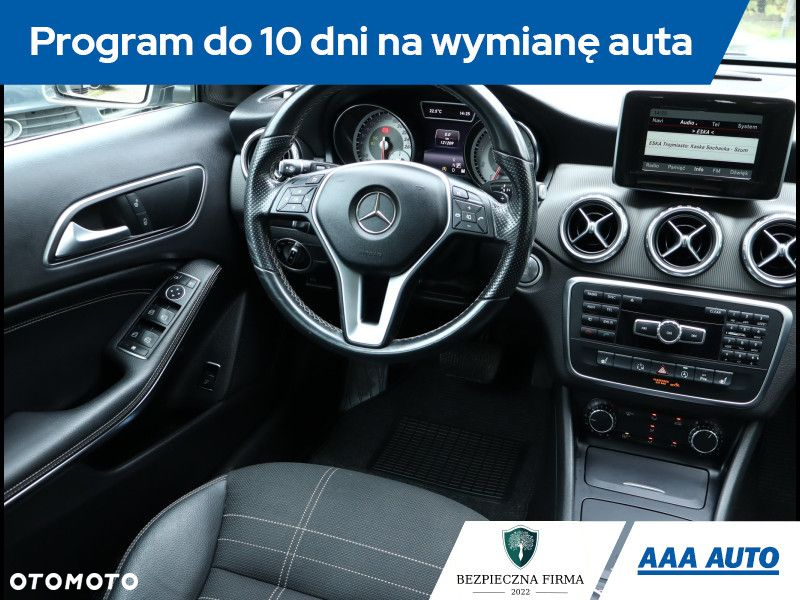 Mercedes-Benz GLA - 8