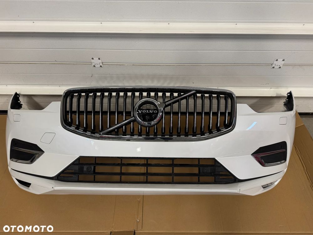 VOLVO XC 60 II ZDERZAK PRZÓD PRZEDNI 4PDC 707