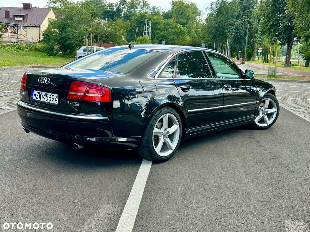 Audi A8 - 4