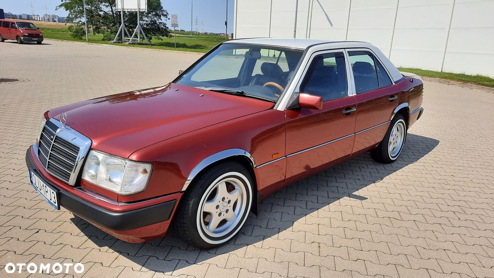Mercedes-Benz W124 1990 photo 4