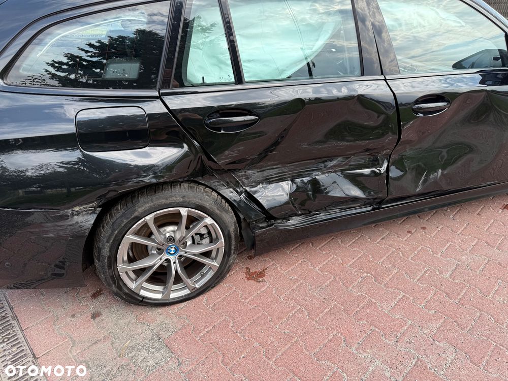 BMW Seria 3 320e PHEV sport - 13