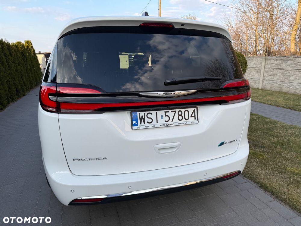 Chrysler Pacifica - 4