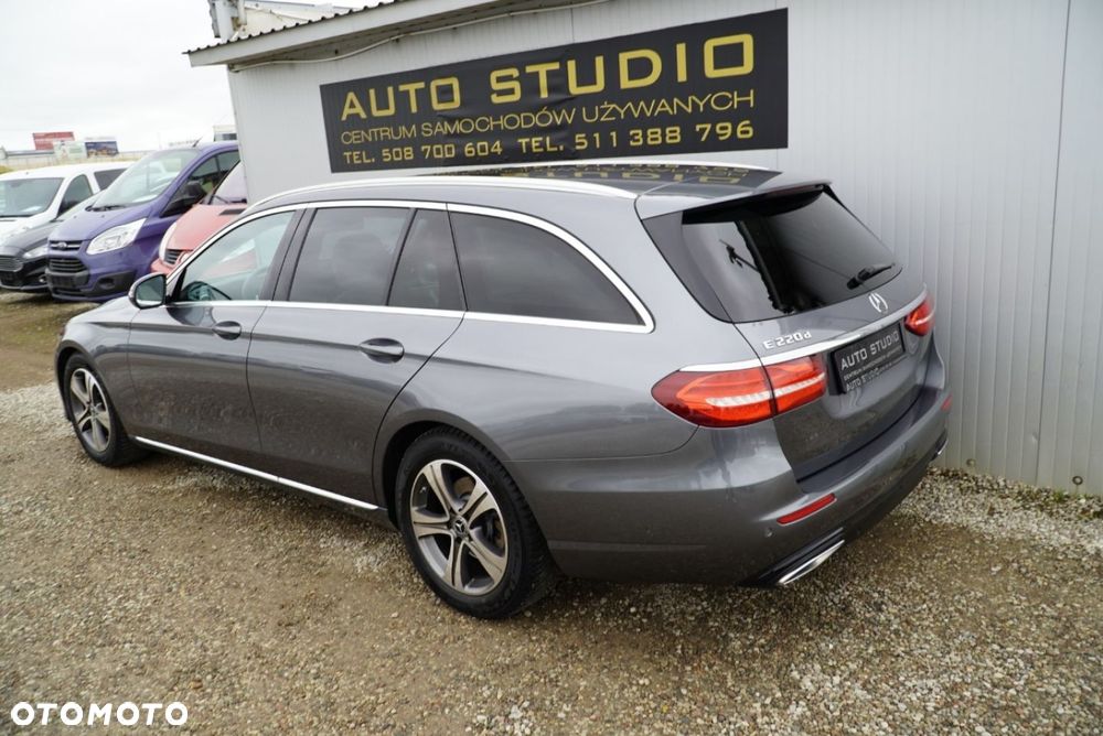 Mercedes-Benz Klasa E 220 d 9G-TRONIC Exclusive - 3