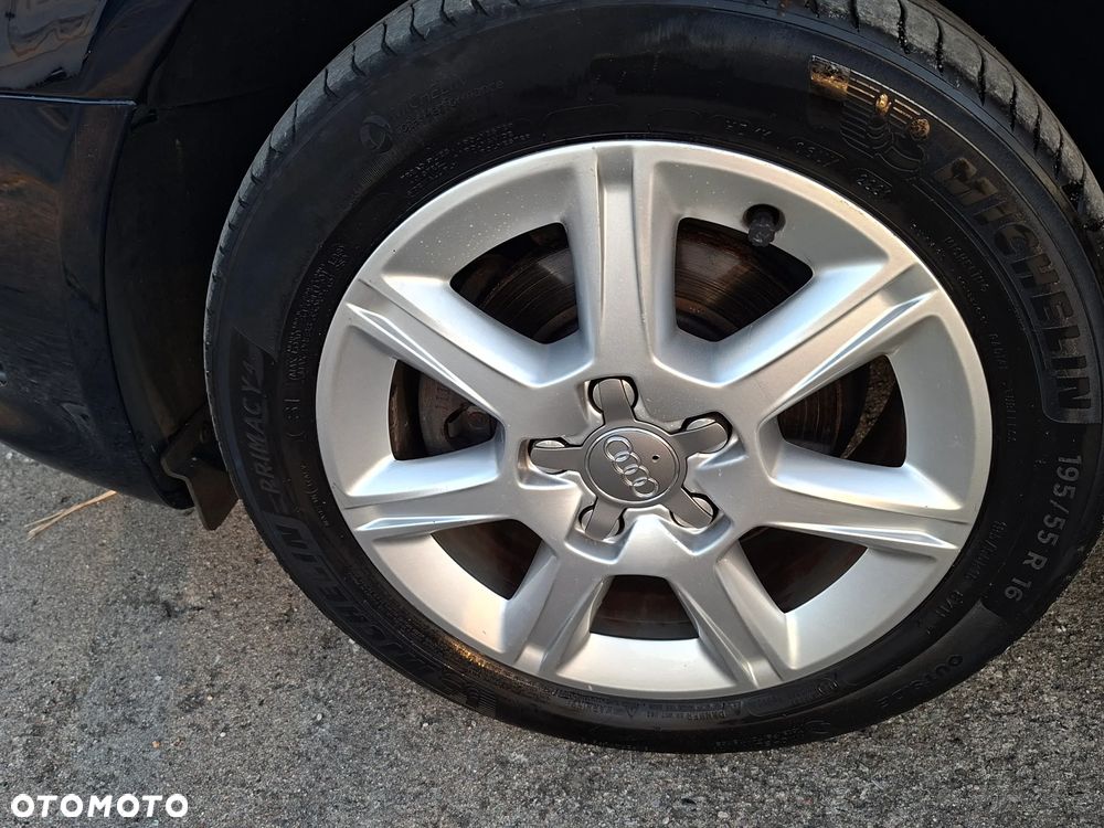 Audi A3 Sportback 1.6 TDI DPF Ambiente - 12