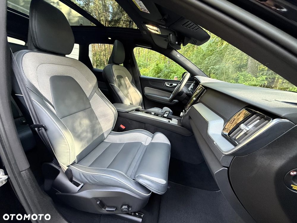Volvo XC 60 B4 D AWD R-Design - 27