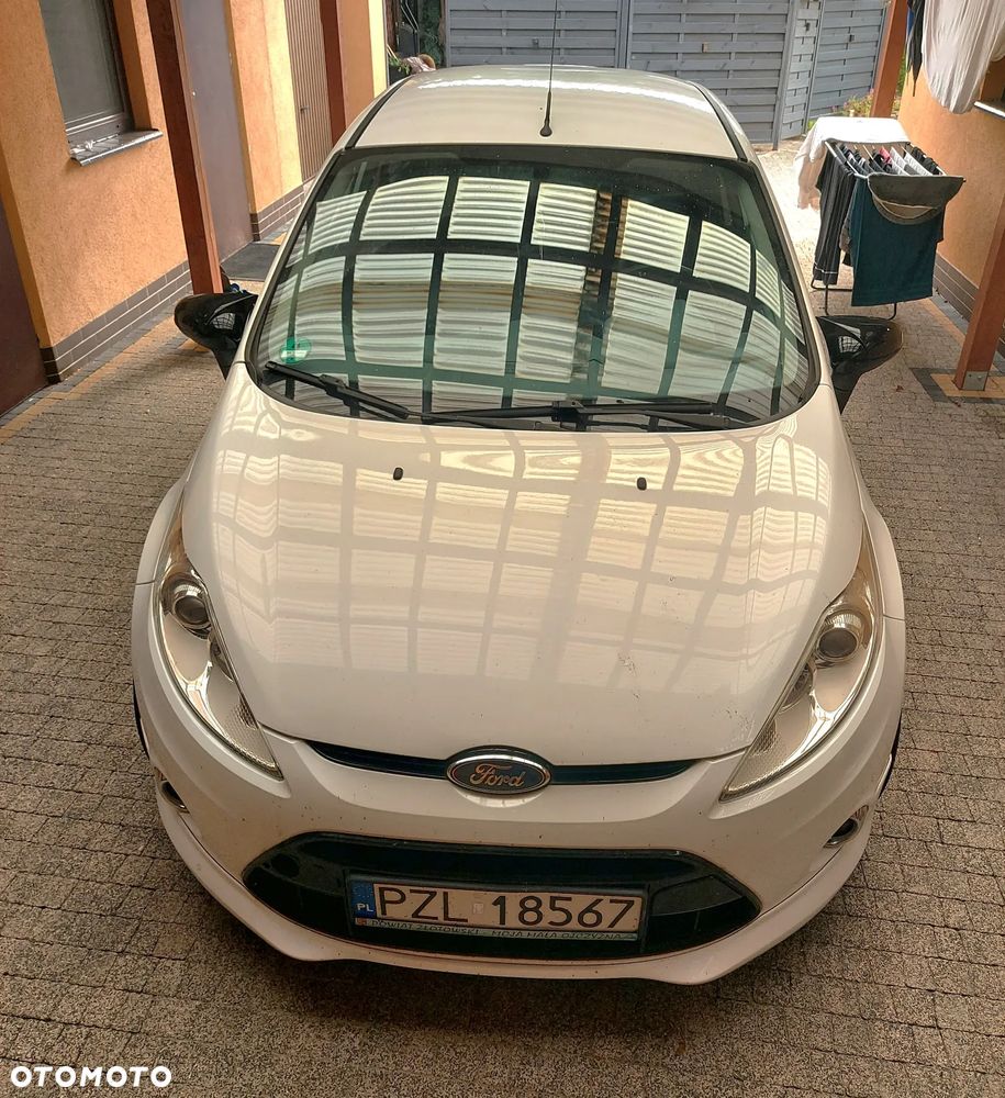 Ford Fiesta 2010 photo 3