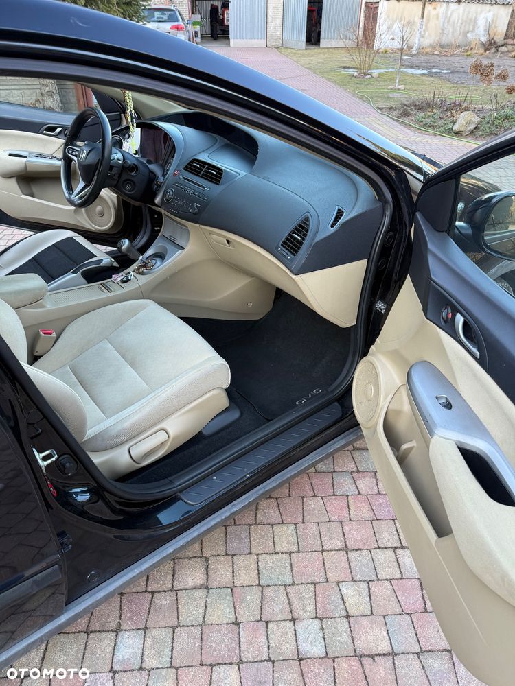 Honda Civic 1.8 Comfort - 11