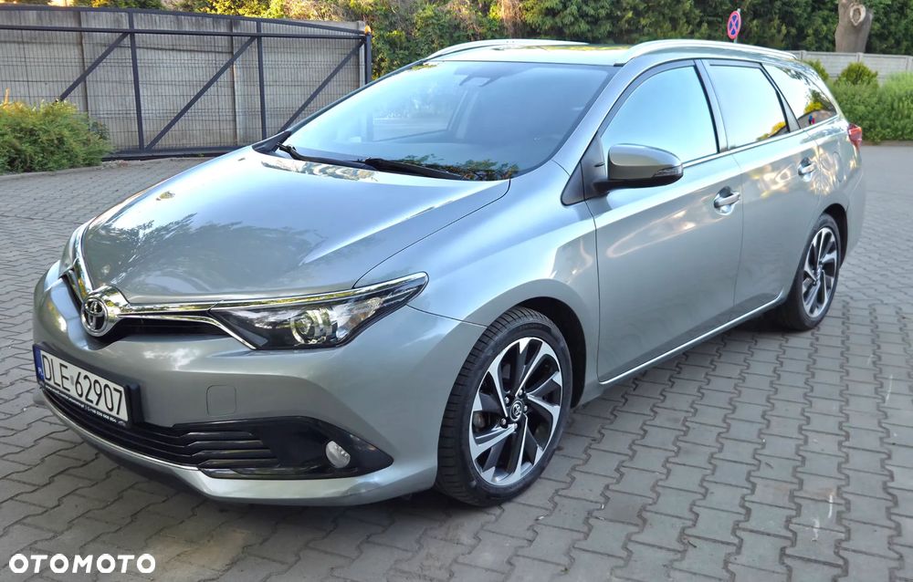 Toyota Auris 1.6 D-4D Edition-S - 1
