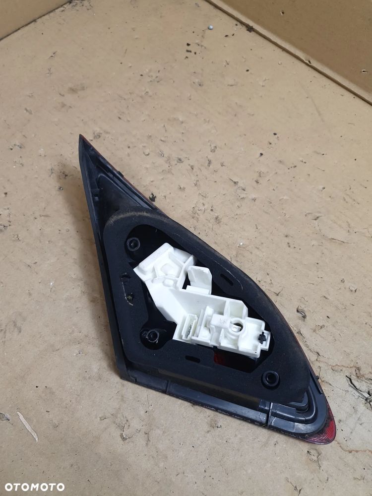 LAMPA TYLNA OPEL ASTRA J klapy PRAWA - 4