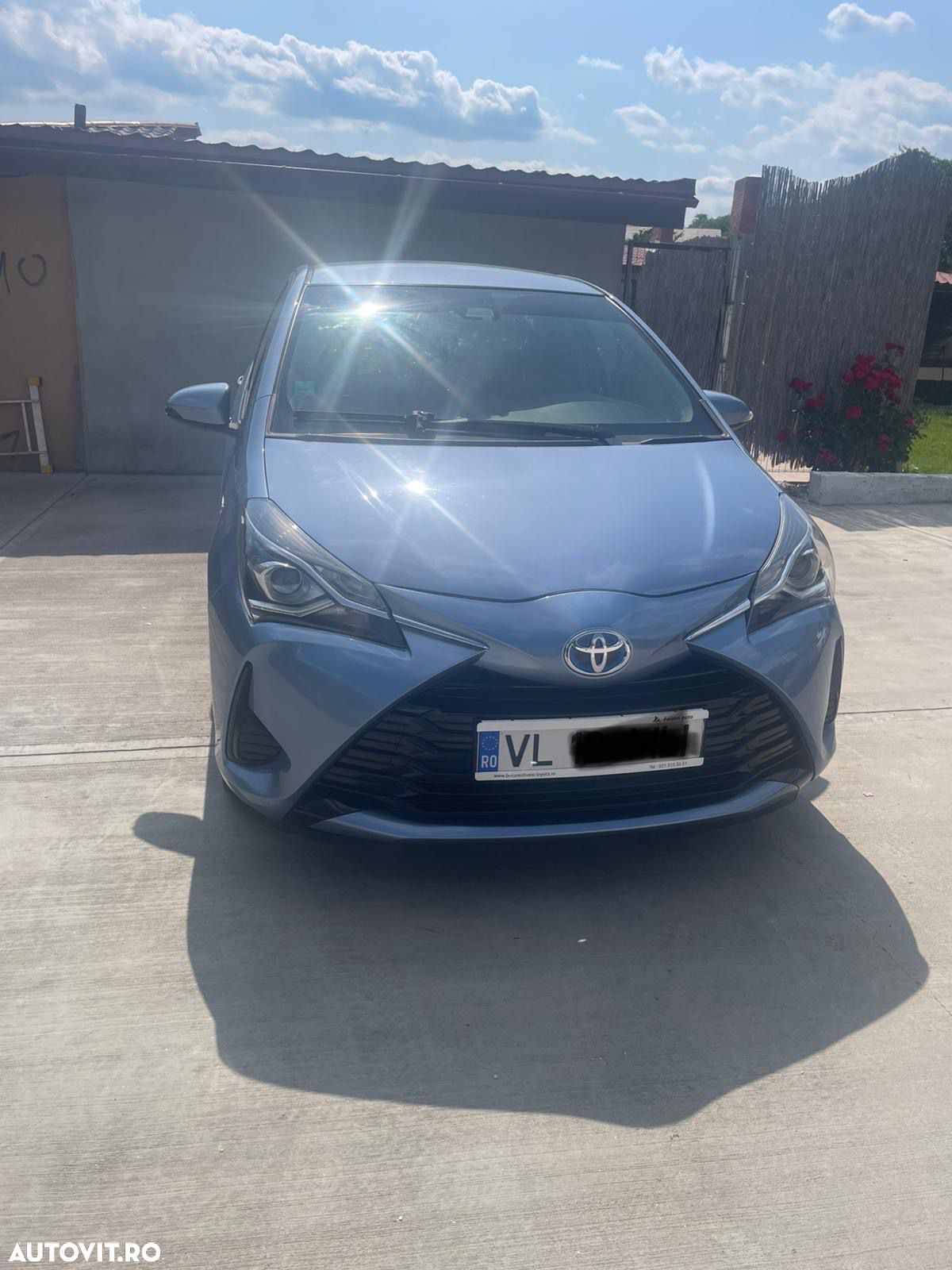 Toyota Yaris 1.5 VVT-i HSD Dynamic - 1