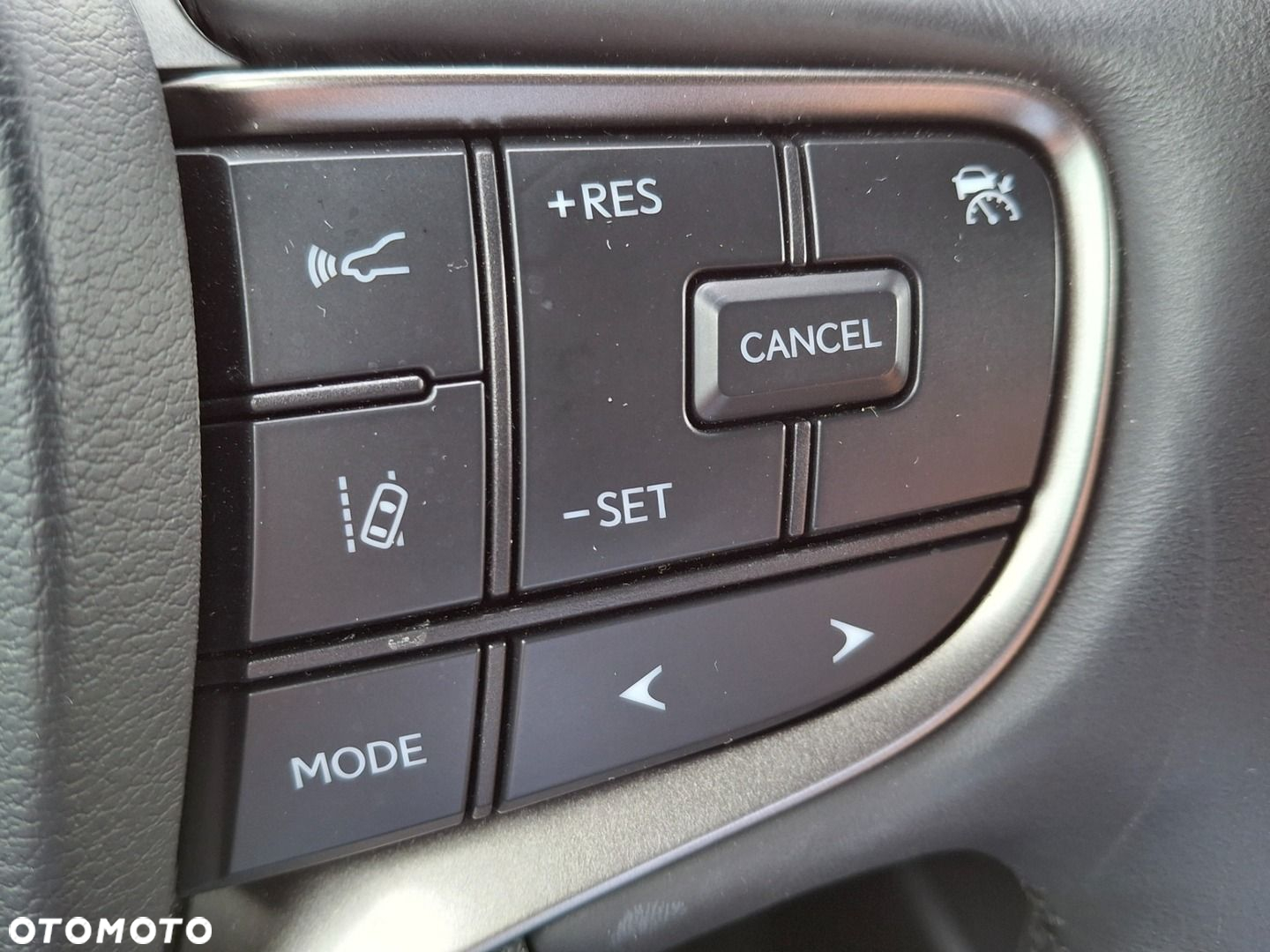 Lexus UX - 17