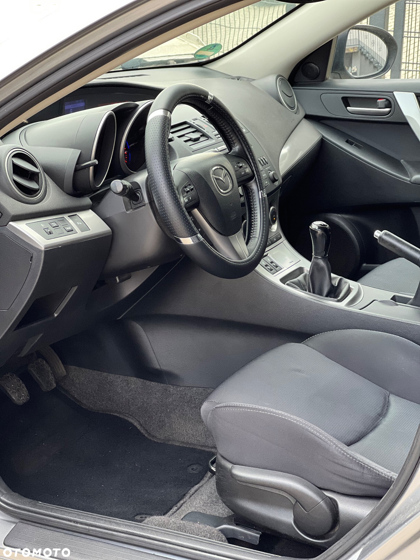 Mazda 3 1.6 Active + - 20