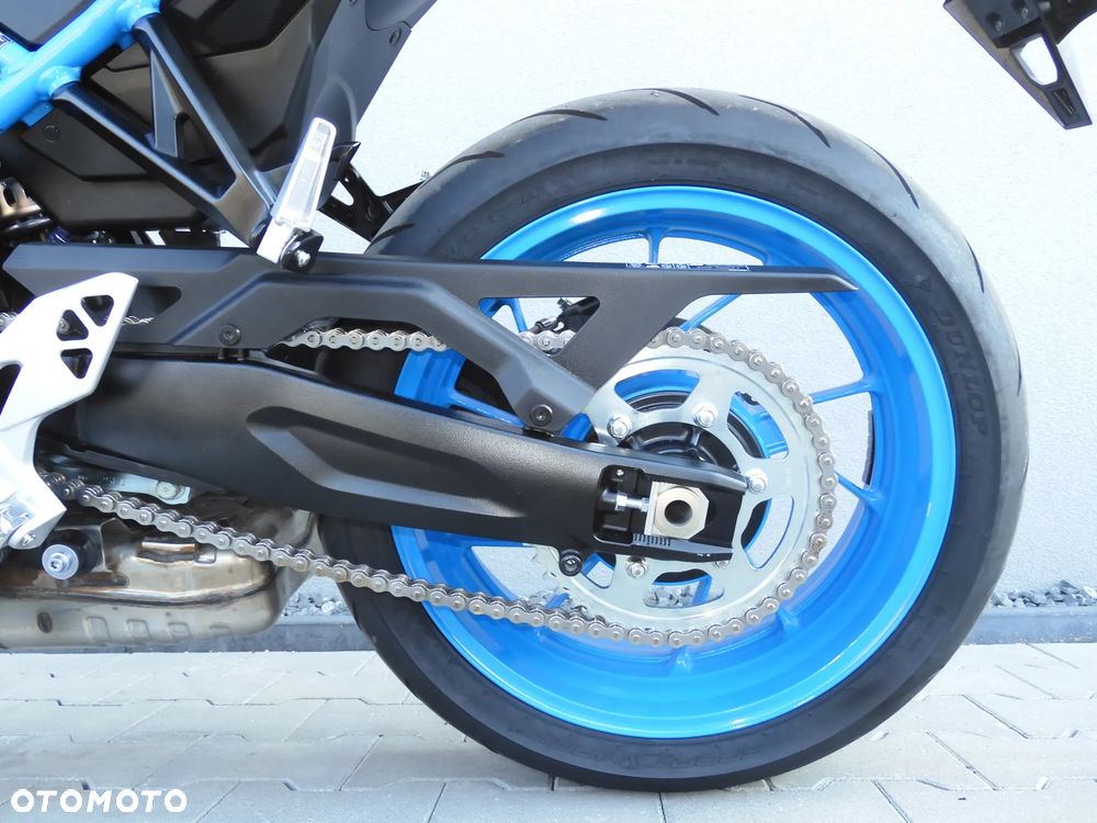 Suzuki GSX - 35