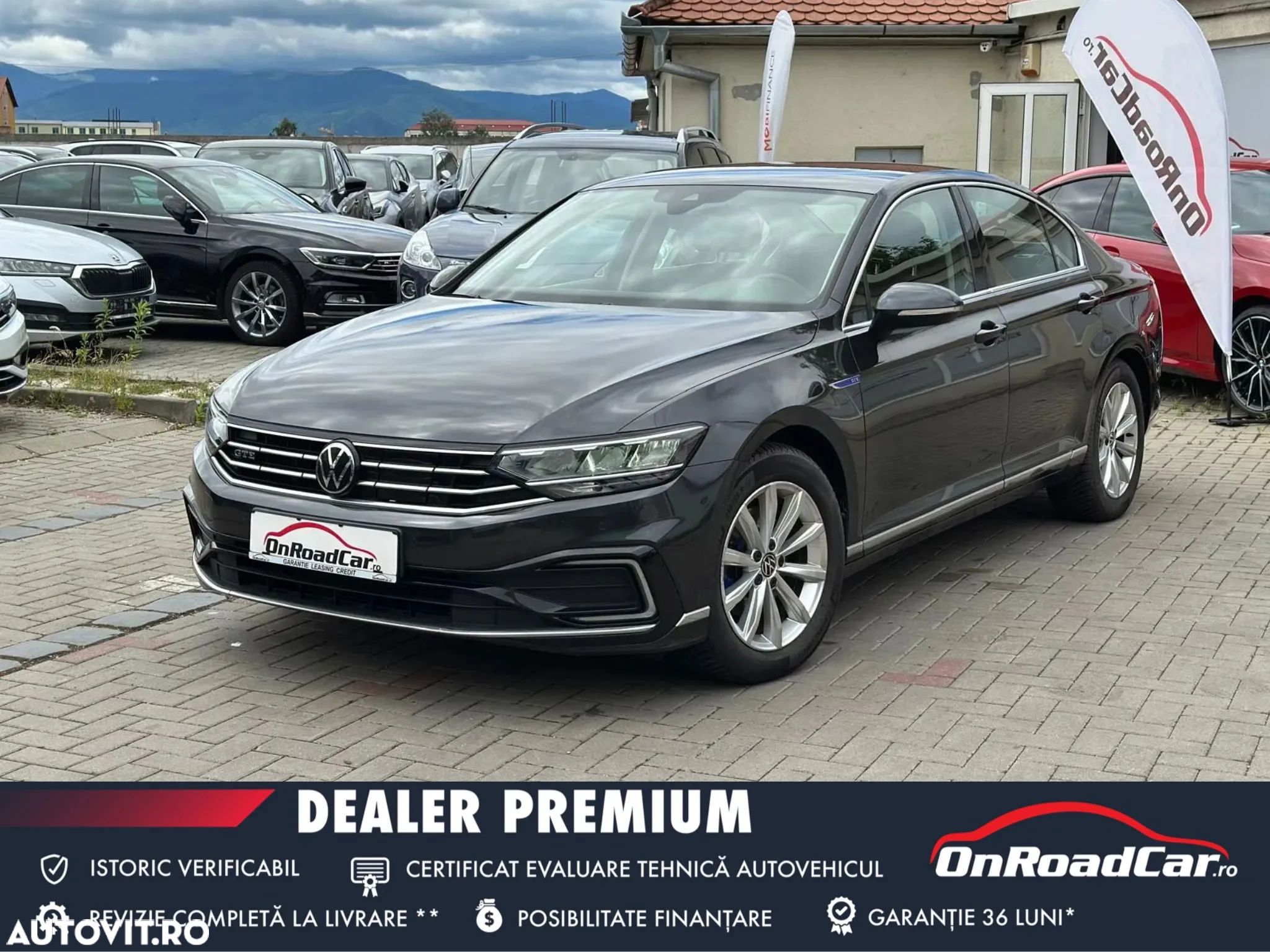 Volkswagen Passat - 1