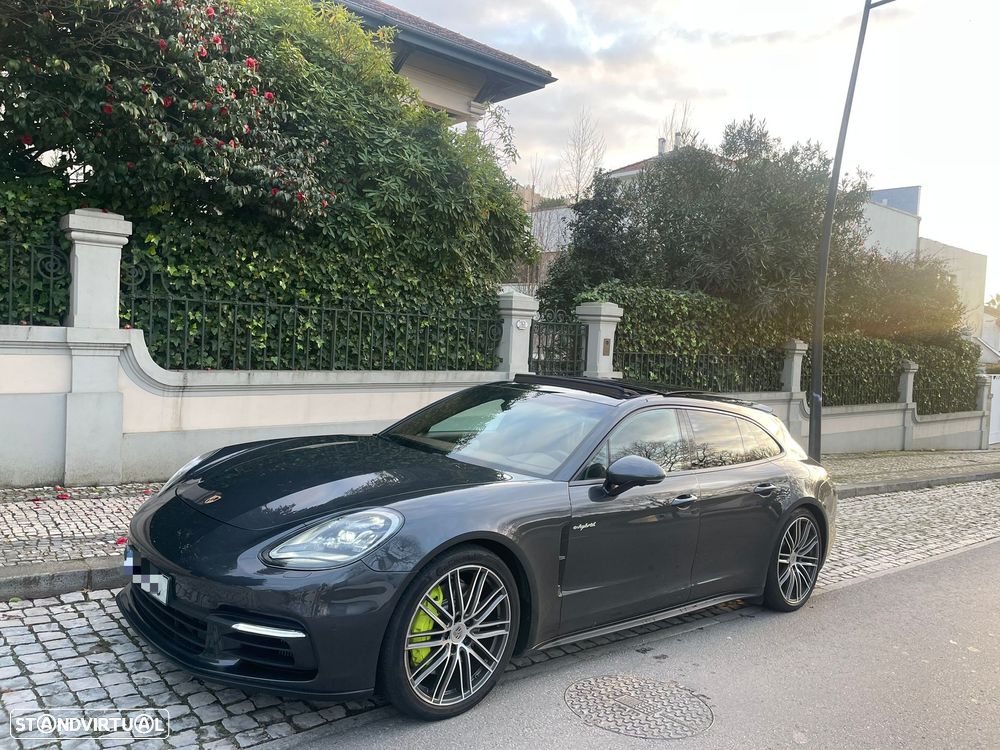 Porsche Panamera Sport Turismo 4 E-Hybrid 10 Years Edition - 2