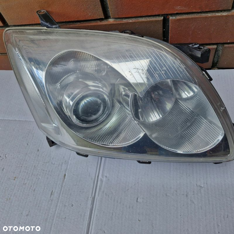 TOYOTA AVENSIS T25 03-06 LAMPA PRZÓD PRAWY - 7
