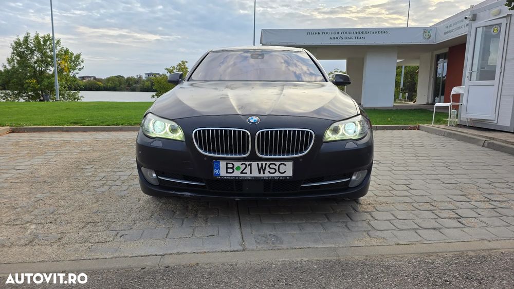 BMW Seria 5 525d xDrive Touring - 23