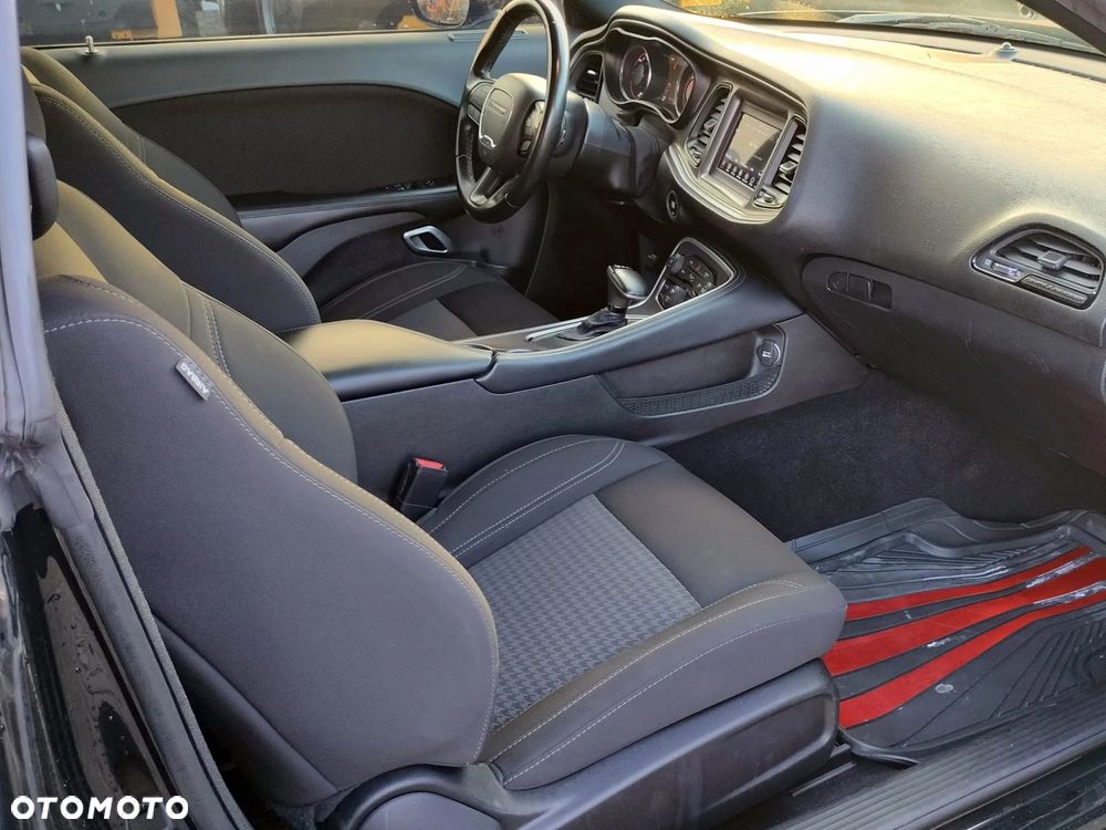 Dodge Challenger - 6