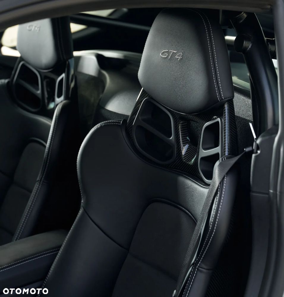 Porsche 718 Cayman GPF GT4 - 12